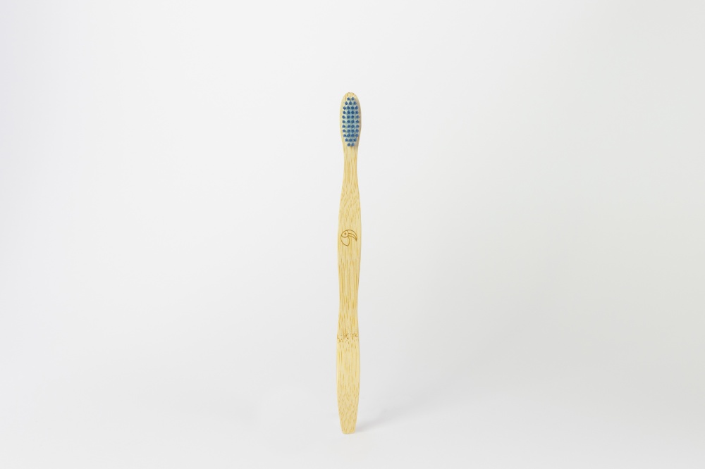 LA ECOTUCA CEPILLO BAMBU ADULTO -SUAVE- AZUL ECO