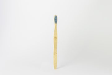 LA ECOTUCA CEPILLO BAMBU ADULTO -SUAVE- AZUL ECO